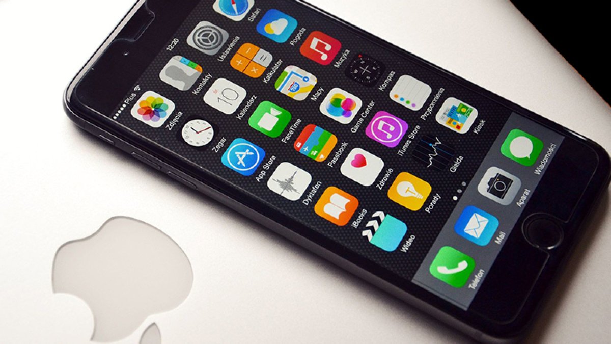 iPhone and iPad will soon come with smart magnetic connector, company files patent