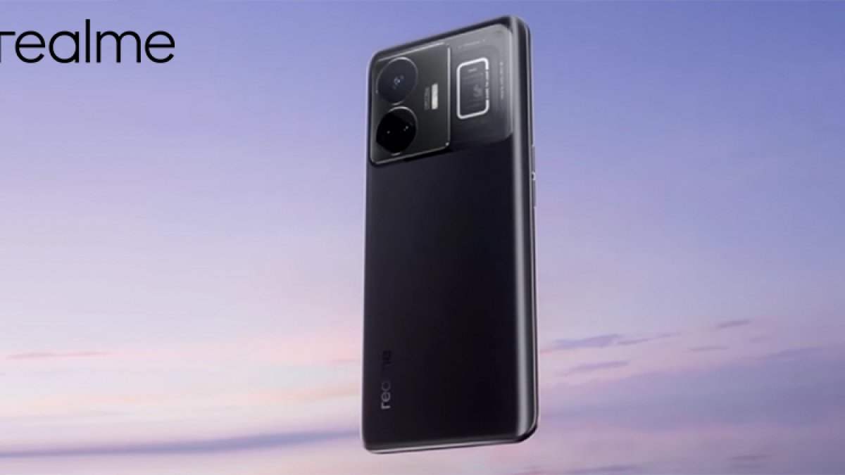Realme GT 3 launched with 240W charging, battery will be 50% full in four minutes.