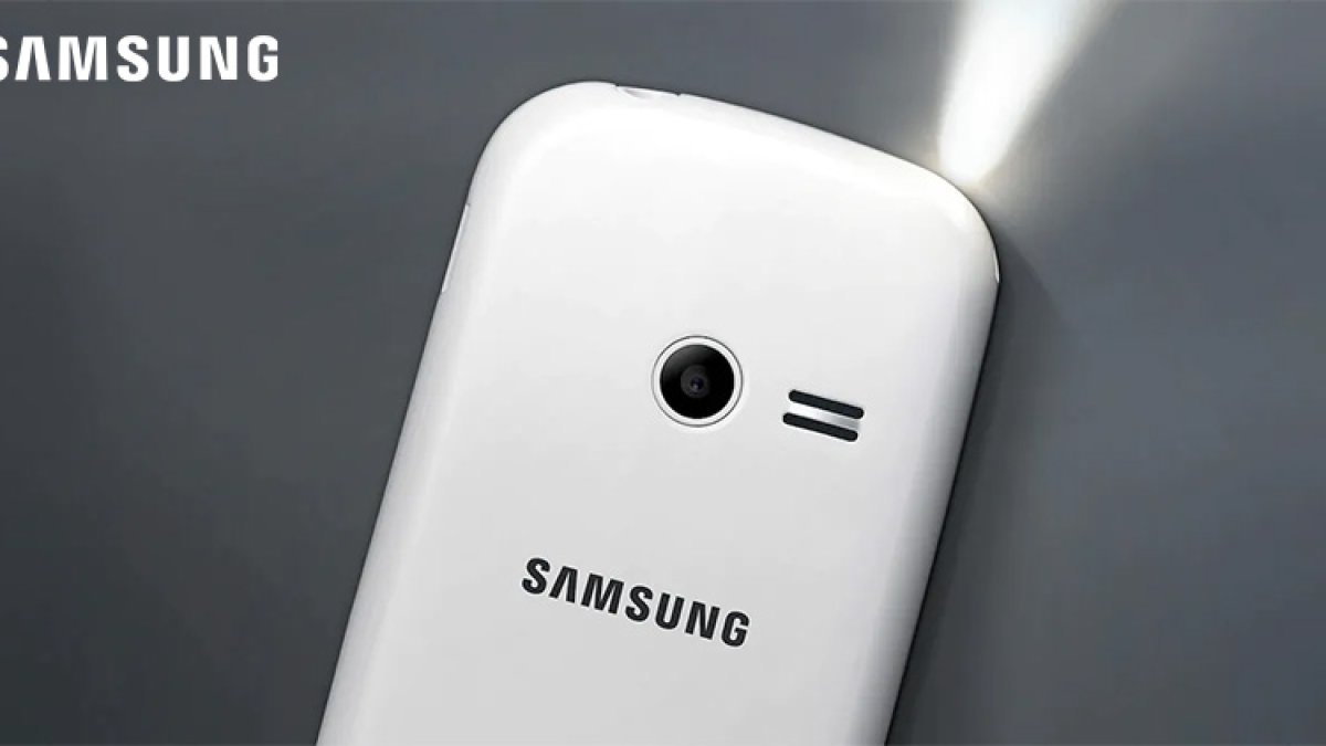 Samsung's 5 cheapest Keypad Phones, battery will last for 30 days in a single charge.