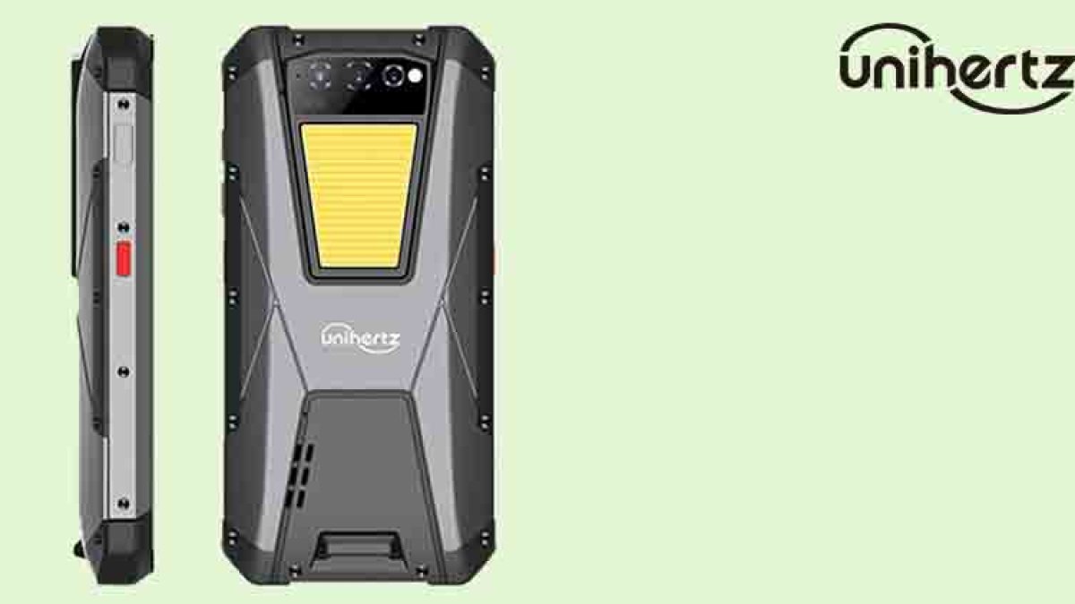 The battery of this smartphone is like a power bank, it will get 1800 hours of backup, along with 200MP camera.